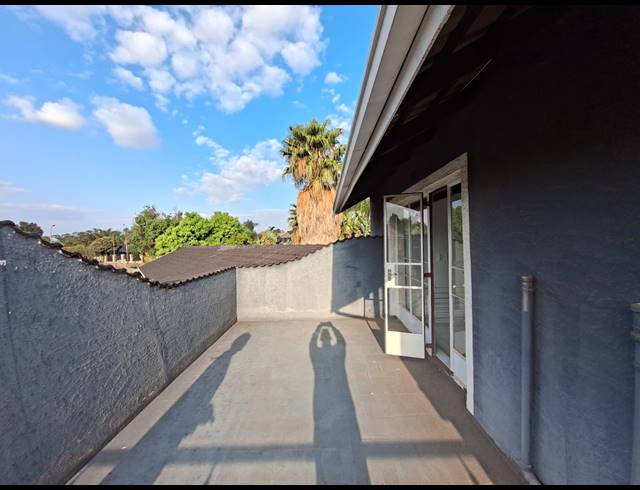4 BEDROOM FREEHOLD FOR SALE IN GLEN MARAIS